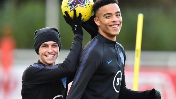 Mason Greenwood dan Phil Foden Menbawa 2 Wanita di Hotel Timnas Inggris 